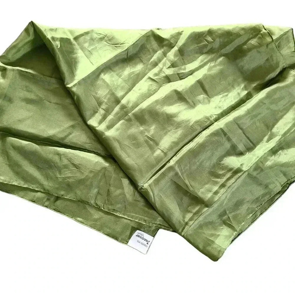 Green Silk scarf wrap - Picture 4 of 4